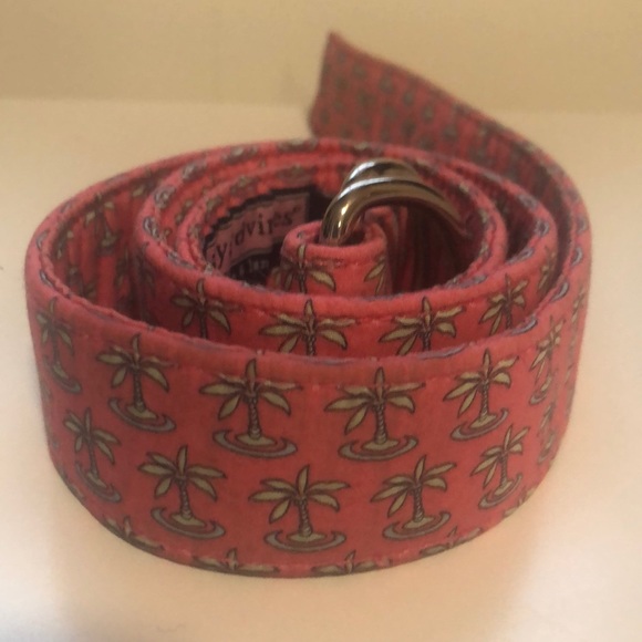 Woman’s Vineyard Vines Palm Tree belt size medium. - Picture 7 of 7